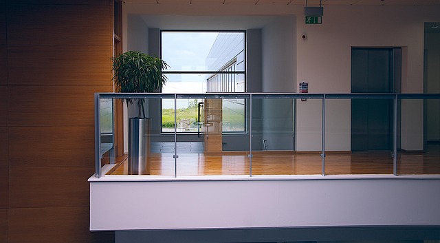 Plant-based commercial cleaning products in office reception area

Image by <a href="https://pixabay.com/users/stuartlimedigital-1614765/?utm_source=link-attribution&utm_medium=referral&utm_campaign=image&utm_content=1044807">Stuart Green</a> from <a href="https://pixabay.com//?utm_source=link-attribution&utm_medium=referral&utm_campaign=image&utm_content=1044807">Pixabay</a>